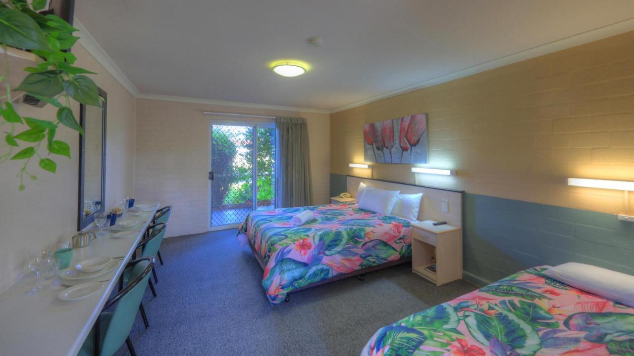 The Vines Motel & Cottages Stanthorpe Exterior photo