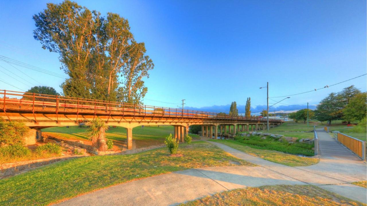 The Vines Motel & Cottages Stanthorpe Exterior photo